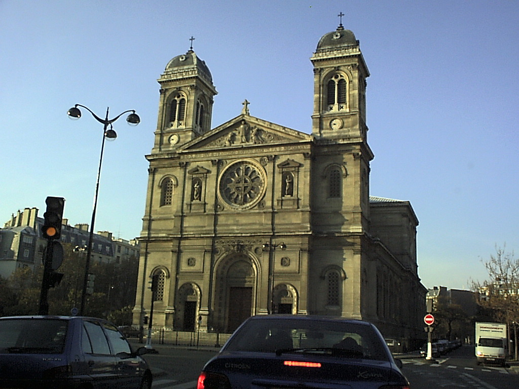 eglise7.jpg (482653 octets)